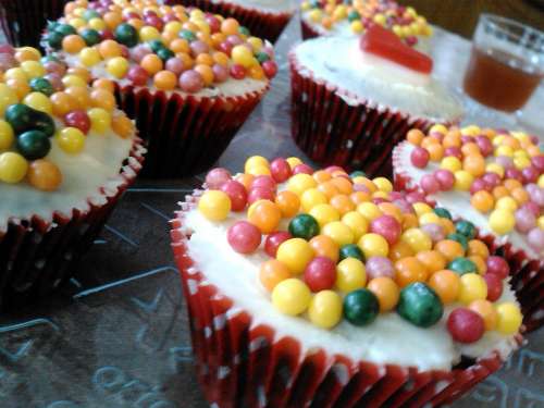 Cupcakes Candy Cakes Cereal Balls Pastry Cream