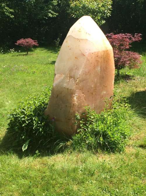Earth Guardian Stone Garden Deco Crystal