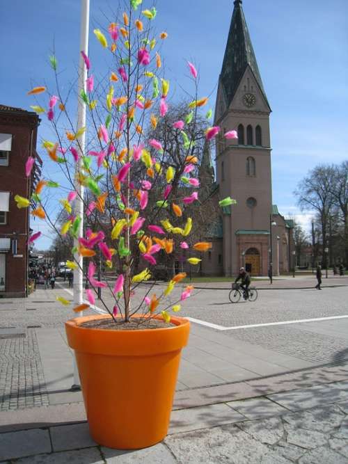 Easter Skövde Sweden Church Street Pot Springs