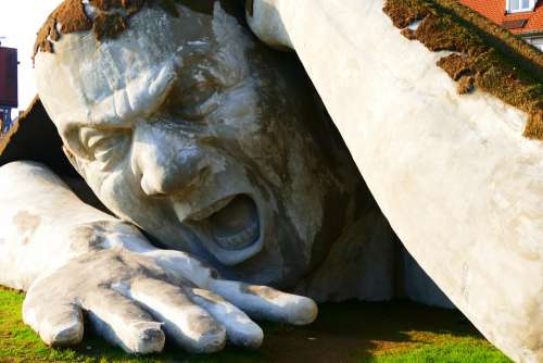 Ervin Ahmad Lóránth Sculpture Giant Stone Cry