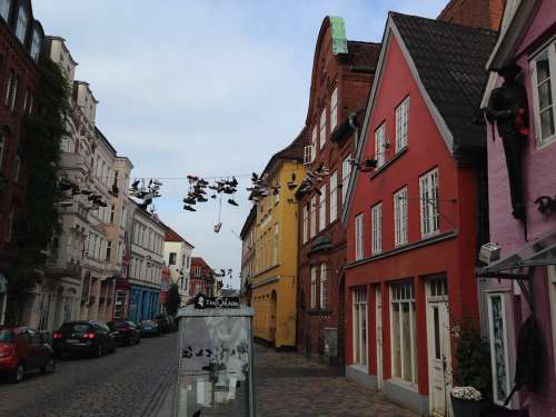 Flensburg Road Shoes Leash Hang Graffiti