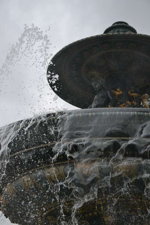 Fountain Paris Concord Water Art Statue