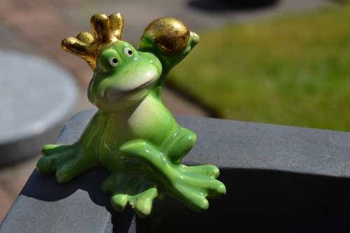 Frog Frog Prince Maerechenfiguren Green