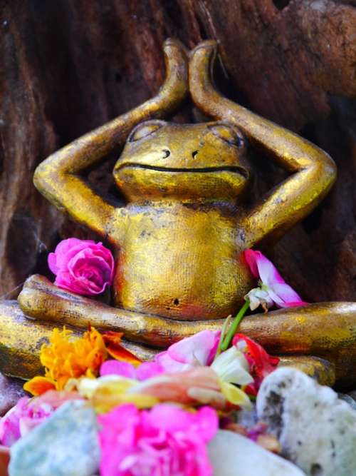 Frog Yoga Flowers Sculpture Decorative