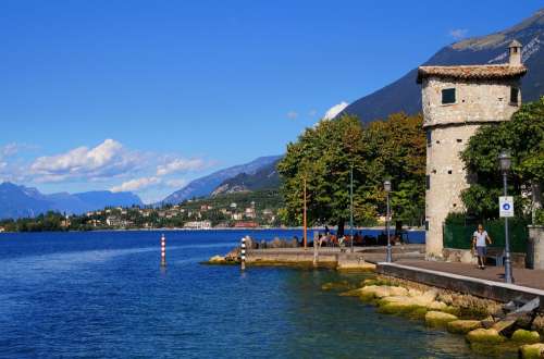 Garda Cassone Lake Italy Port Water Bank