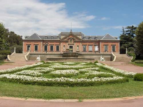 Garden Palace Symmetry