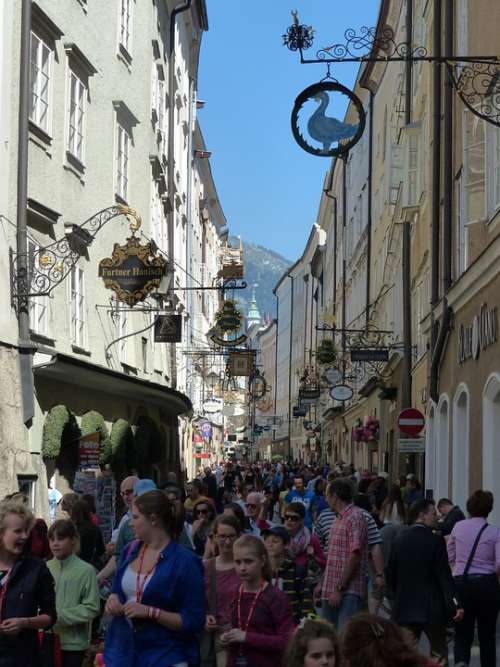 Getreidegasse Alley Salzburg Tourists Run Over