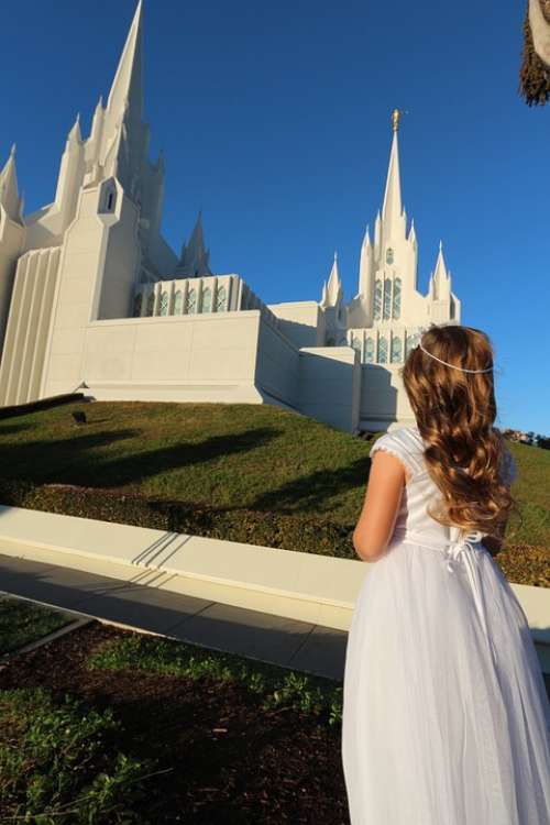 Girl Angel Praying Chilb Temple Mormon San Diego