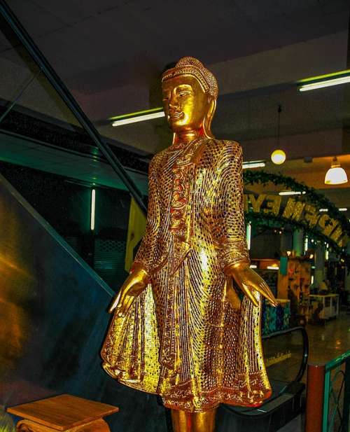 Golden Lady Figurine Sculpture Sparkle