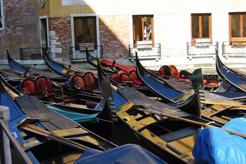 Gondolas Italy Venice Gondolier Channel Boats