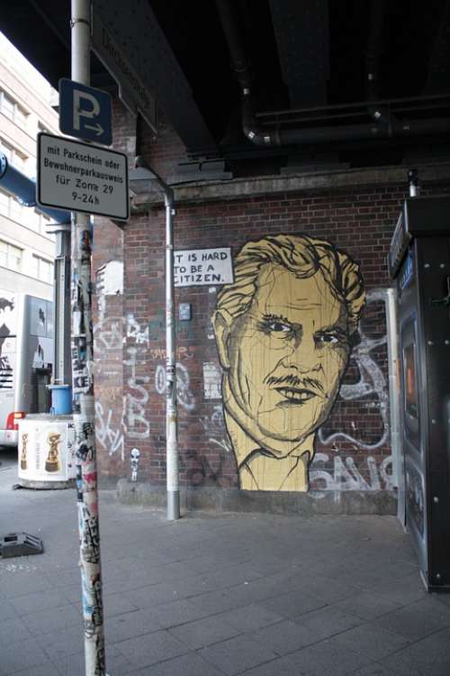 Graffiti Berlin Portrait City