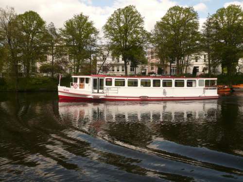 Hamburg Alster Boat Water Scalloped Edge