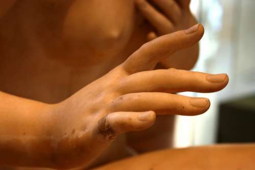 Hand Sculpture Louvre
