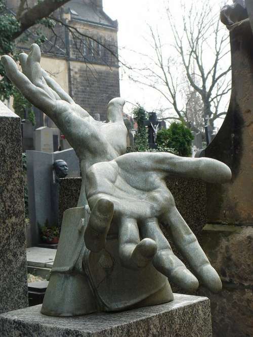 Hands Memorial Cemetery Statue