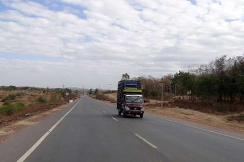 Highway Nh 4 Dharwad Goods Carrier Lorry Truck