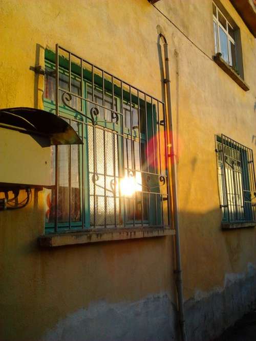 Home Window Solar Reflection Yellow Green
