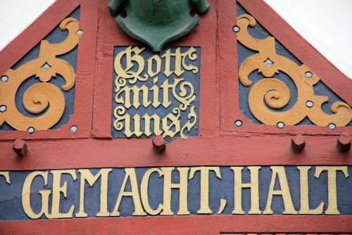 House Truss Inscription Gold