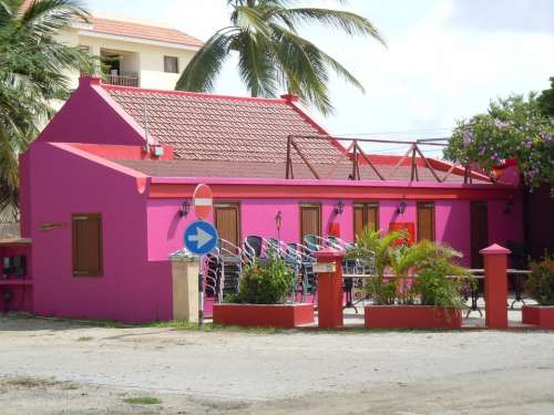 House Hut Pink
