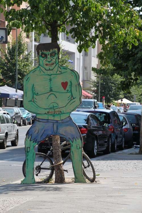 Hulk Ugly Figure Sculpture Monster Creepy Heart