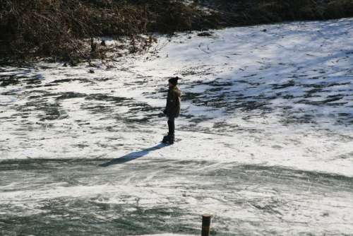 Ice Winter River Frozen Skate Cold Child Lahn