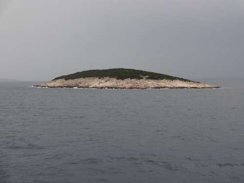 Island Sea Drizzle Water Grey