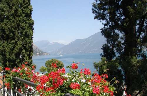 Italy Garda Landscape Lake Water Vacations Nature