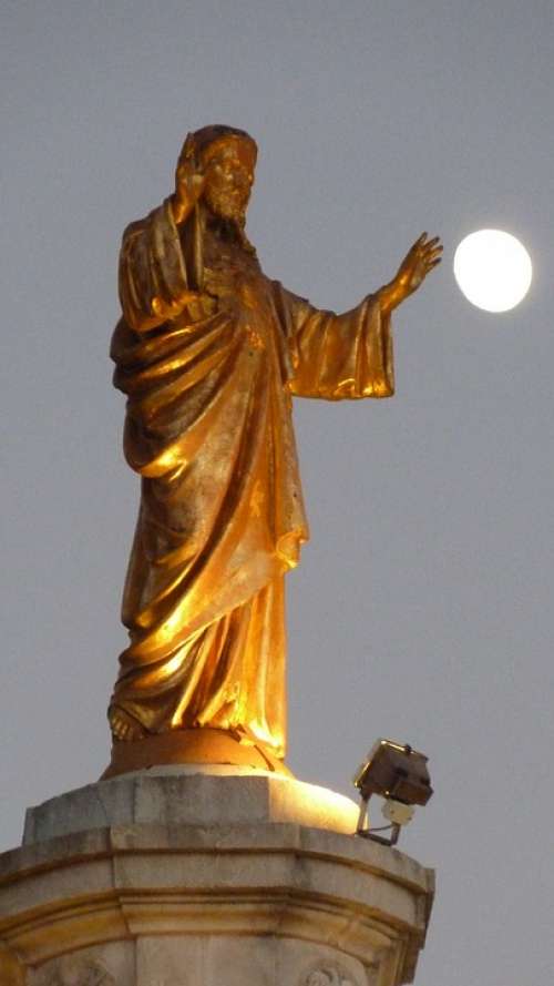 Jesus Statue Moon Christ Fatima Portugal Golden