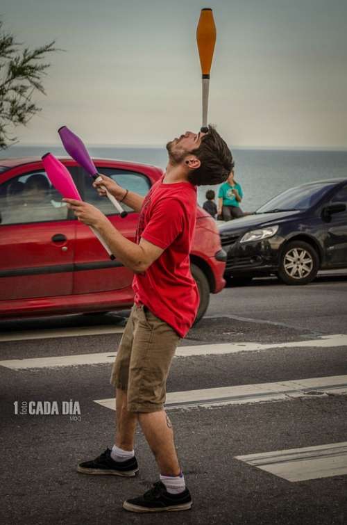 Juggler Juggling Street Artist Traffic Light