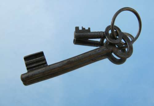 Key Metal Close Tool