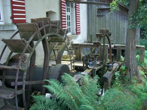 Kirchzarten Kienzlerschmiede Waterwheel