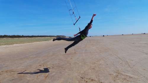 Kiting Flying Take Off Fun Jump Gravitation