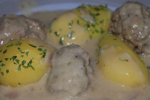 Königsberger Klopse Potatoes Sauce Meal Court
