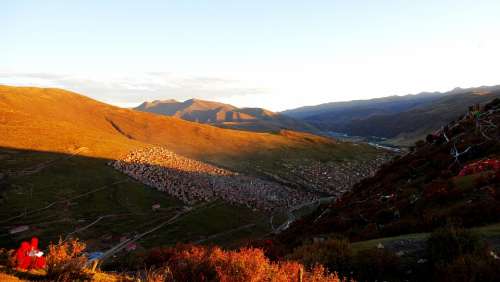 La-Rong Wuming Buddhist Academy Twilight Tibet