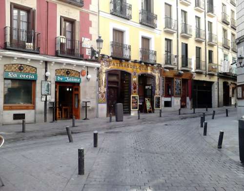 Labors Of Love Street Cruz Madrid Boozer Tavern
