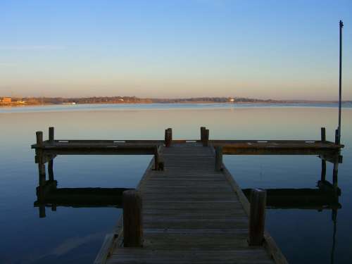 Lake Pier Reflexion