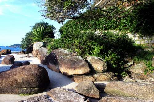 Landscape Rocks Cottage