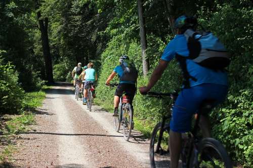 Leisure Vacations Sport Cyclists Wheel Drive Tour