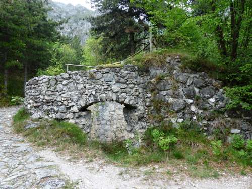 Lime Kiln Historically Ruin Lime Production Trail