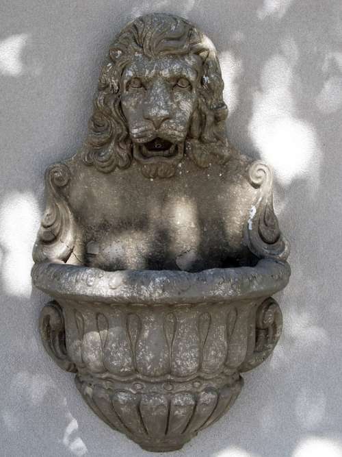 Lion Head Fountain Wall Decorative Sculpture