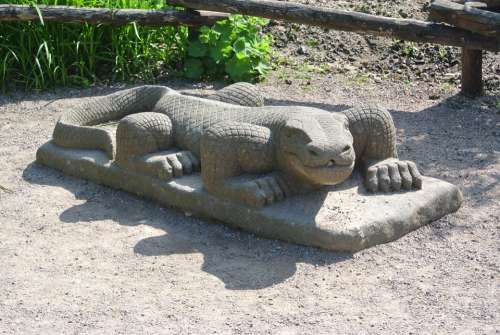 Lizard Sculpture Statue Figure Art