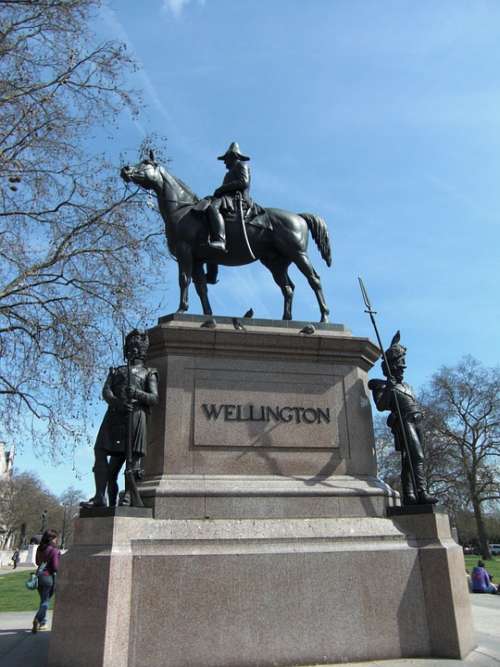 London Monument Wellington