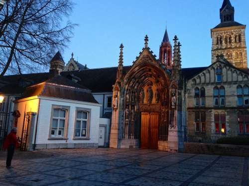 Maastricht St Servatius Evening