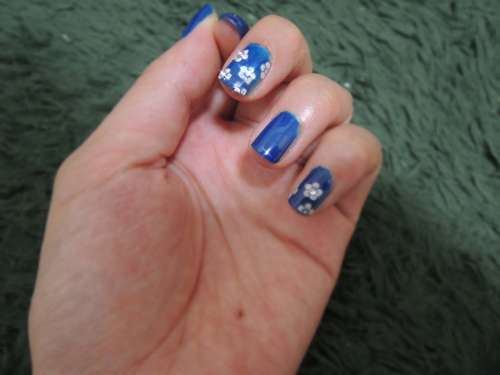 Manicure Nail Art Hand Floral Design