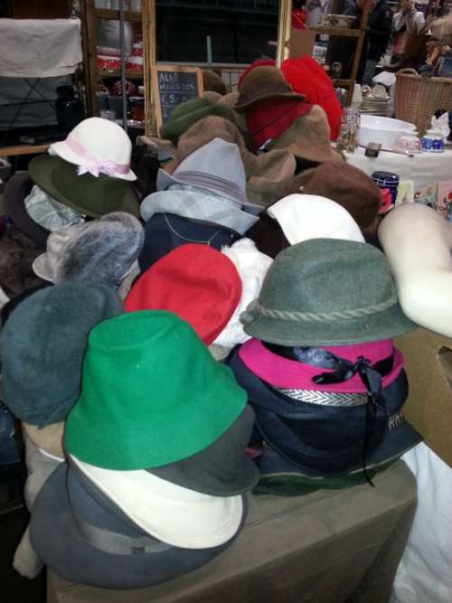 Market Flea Market Second Hand Hats Sales