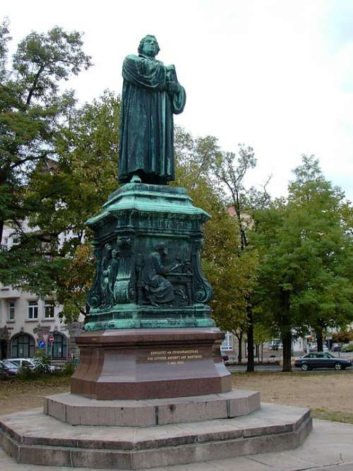 Martin Luther Monument Still Image Bronze