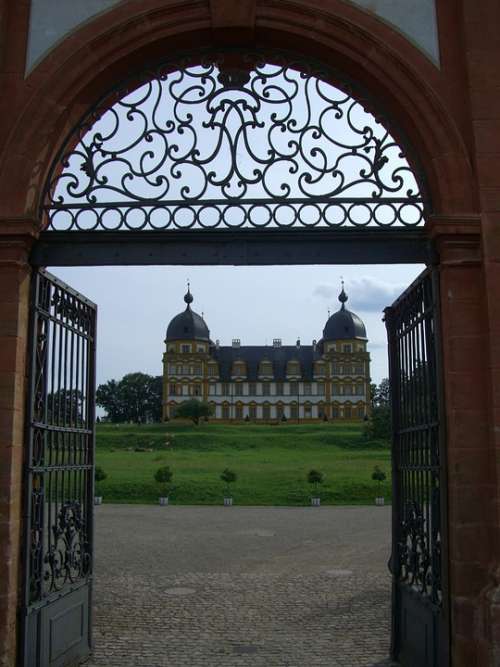 Memmelsdorf Schloss Seehof Goal Archway