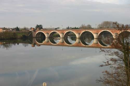 Moissac Bridge River