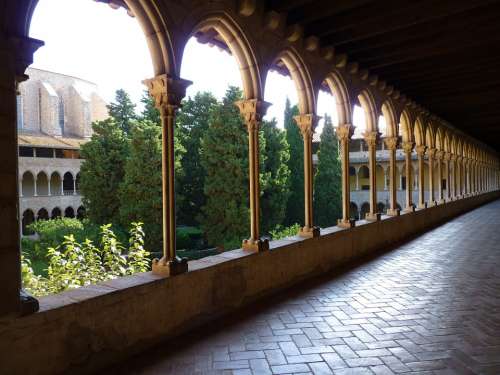 Monestir De Pedralbes Monastery Barcelona Cloister