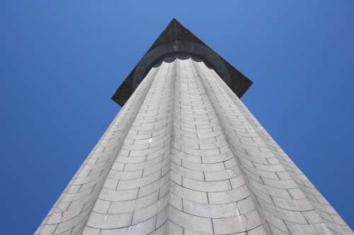Monument Column Tall Upward Looking Up Height