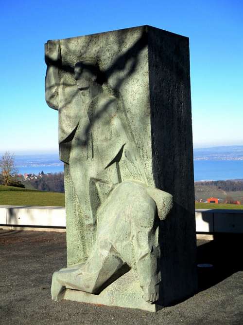 Monument Sculpture Bildhauerhunst Jean Henri Dunant